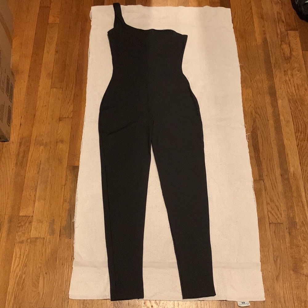 SKIMS ALL-IN-ONE ONE SHOULDER ONESIE